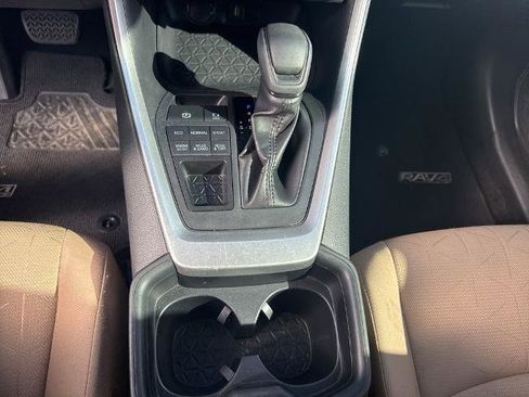 Used 2020 Toyota RAV4 XLE w/ Convenience Package image 20