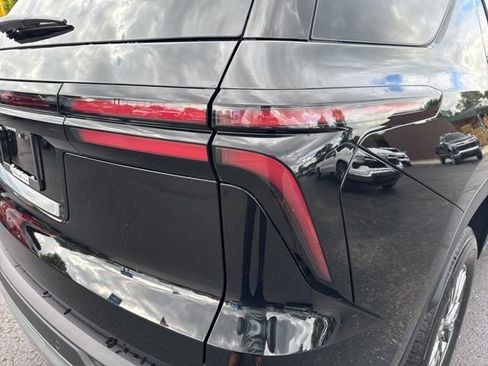 New 2026 Chevrolet Traverse LT w/ LPO, Floor Liner Package FWD image 17