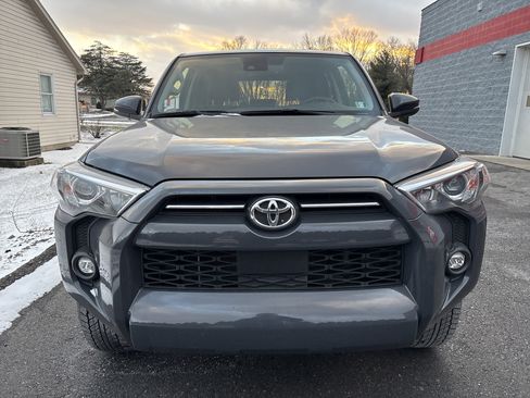 Certified 2024 Toyota 4Runner SR5 Premium image 8