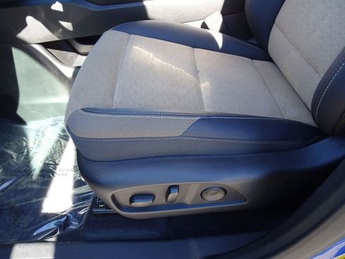 Used 2025 Chevrolet Equinox ACTIV w/ Safety and Technology Package image 9