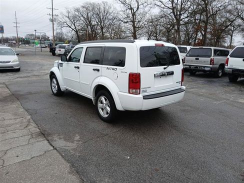 Used 2011 Dodge Nitro SXT image 4