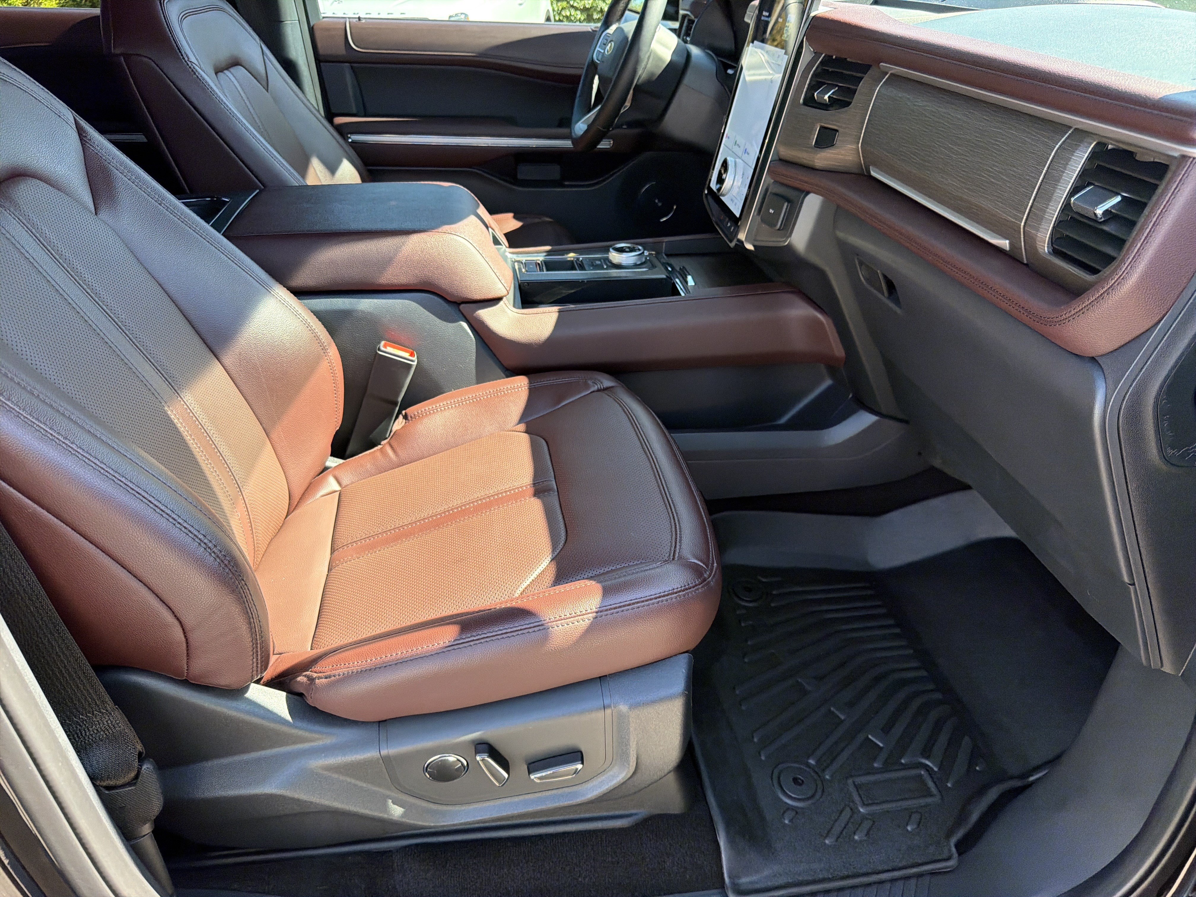 Used 2022 Ford Expedition Limited RWD image 22