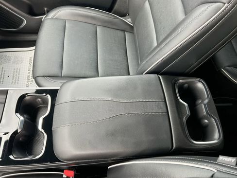 Used 2025 Buick Enclave Preferred AWD/4WD image 21