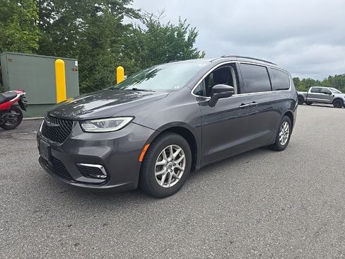 Used 2022 Chrysler Pacifica Touring-L FWD image 1