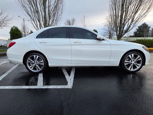 Used 2015 Mercedes-Benz C 300 4MATIC Sedan image 4