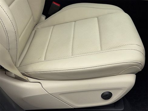 Used 2025 Mercedes-Benz GLS 450 4MATIC w/ AMG Line Exterior image 47