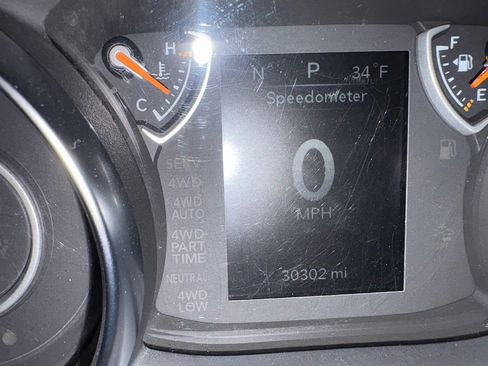 Used 2022 Jeep Gladiator Sport image 16