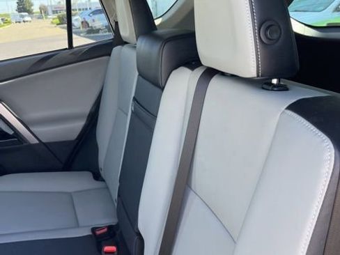 Used 2018 Toyota RAV4 Limited w/ Advanced Technology Package image 9