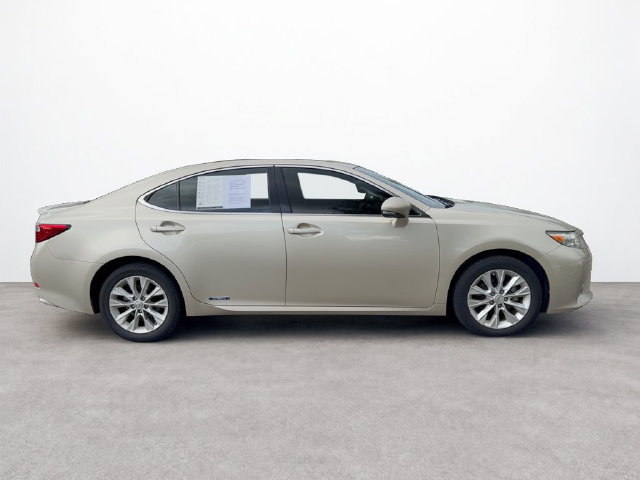 Used 2015 Lexus ES 300h w/ Navigation System Package FWD image 6