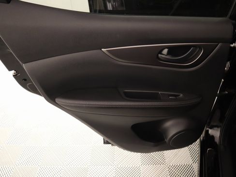 Used 2021 Nissan Rogue Sport S image 15