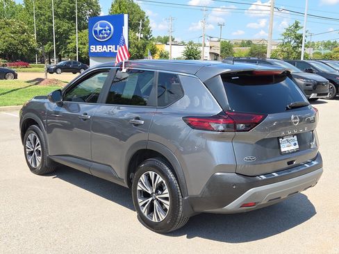 Used 2023 Nissan Rogue SV FWD image 5