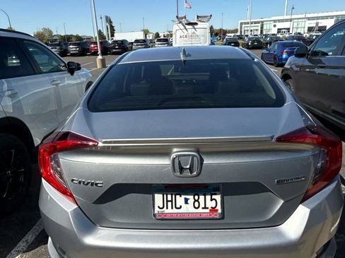 Used 2016 Honda Civic Touring image 5