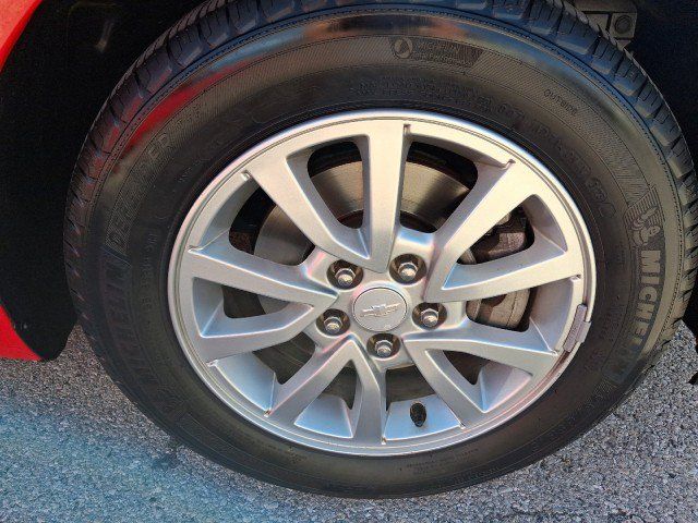 Used 2019 Chevrolet Sonic LT FWD image 21
