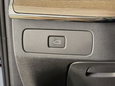 New 2026 Volvo XC90 B6 Plus w/ Protection Package AWD/4WD image 10