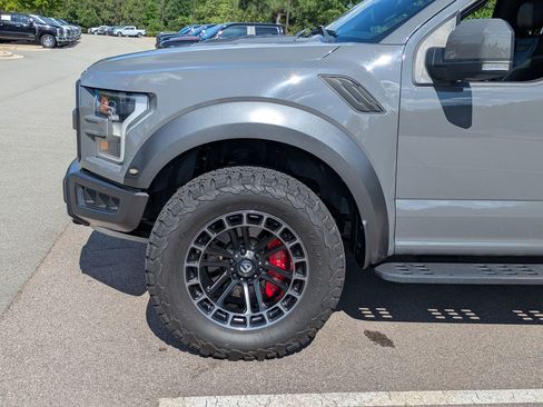 Used 2018 Ford F150 Raptor w/ Equipment Group 802A Luxury AWD/4WD image 11
