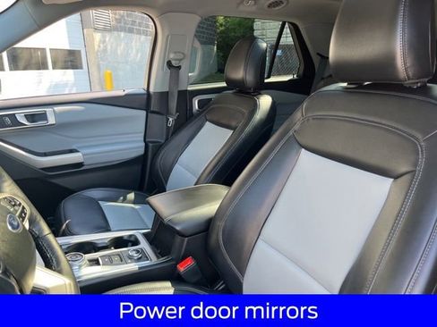 Used 2023 Ford Explorer XLT w/ Equipment Group 202A AWD/4WD image 29