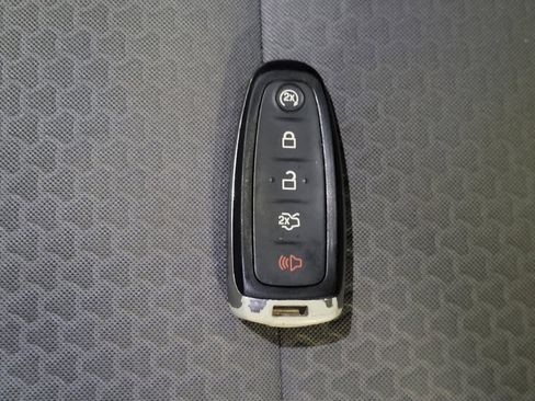 Used 2019 Ford Escape SE image 32