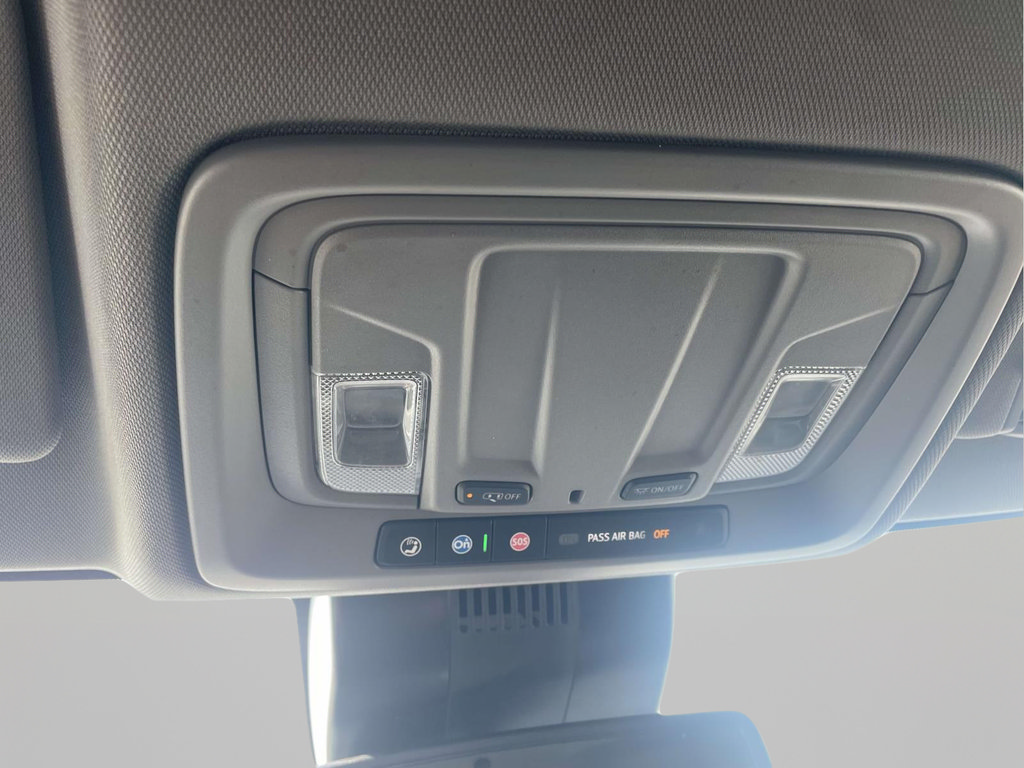 Used 2025 GMC Sierra 1500 SLT AWD/4WD image 24