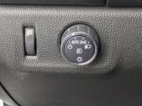 Used 2018 GMC Canyon SLE w/ SLE Convenience Package image 12