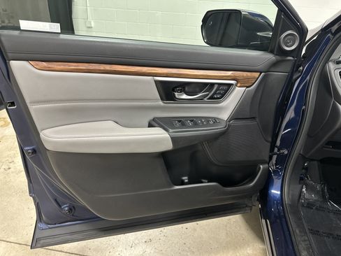 Used 2018 Honda CR-V Touring image 14