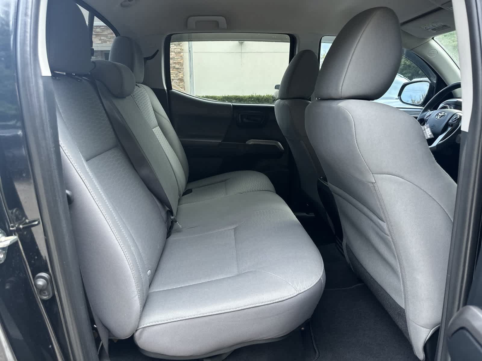 Used 2016 Toyota Tacoma SR5 w/ SR5 Appearance Package (SN) RWD image 15