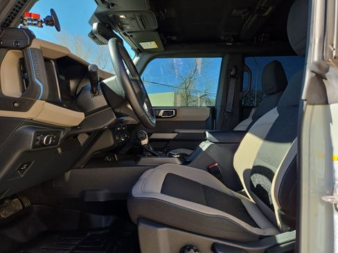 Used 2022 Ford Bronco Wildtrak image 16