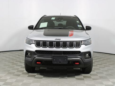 Used 2025 Jeep Compass Trailhawk AWD/4WD image 25