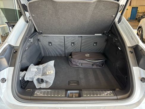 Used 2025 Porsche Macan 4S Electric image 33