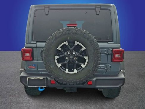 Used 2025 Jeep Wrangler Unlimited Rubicon 4xe w/ Convenience Group AWD/4WD image 5
