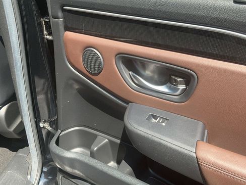 Used 2025 Honda Pilot Elite image 33