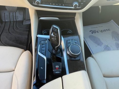Used 2017 BMW 530i RWD image 16