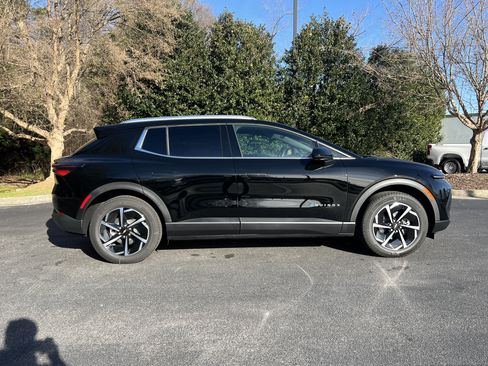 New 2026 Chevrolet Equinox EV LT AWD/4WD image 10