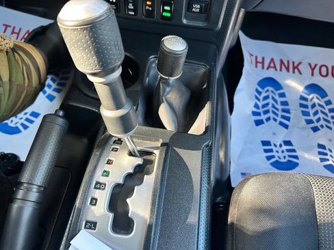 Used 2014 Toyota FJ Cruiser 4WD image 26