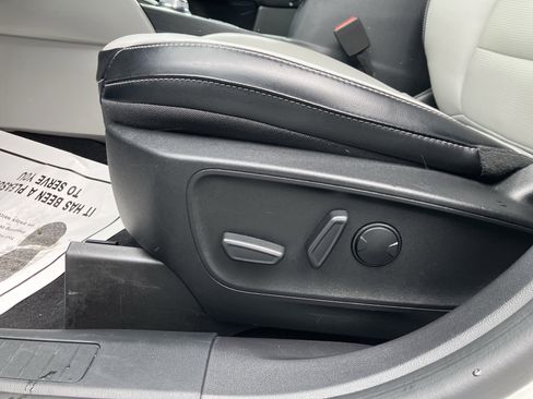 Used 2023 Ford Escape Platinum image 22