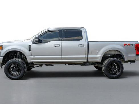 Used 2020 Ford F250 Lariat w/ Lariat Ultimate Package AWD/4WD image 9
