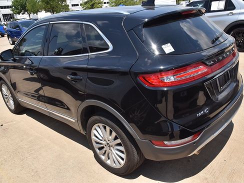 Used 2019 Lincoln MKC Premiere FWD image 9