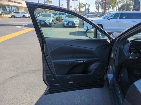 Used 2025 Lexus RX 350 w/ Convenience Package image 14