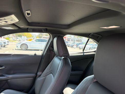 Used 2025 Lexus UX 300h FWD w/ Accessory Package (Z2) image 9