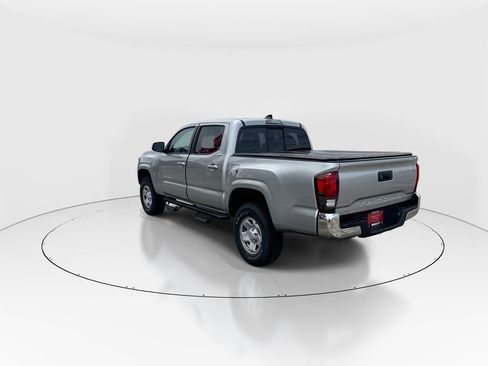 Used 2022 Toyota Tacoma SR5 RWD image 6