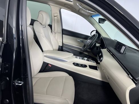 Used 2023 Genesis GV70 2.5T w/ Select Package image 37