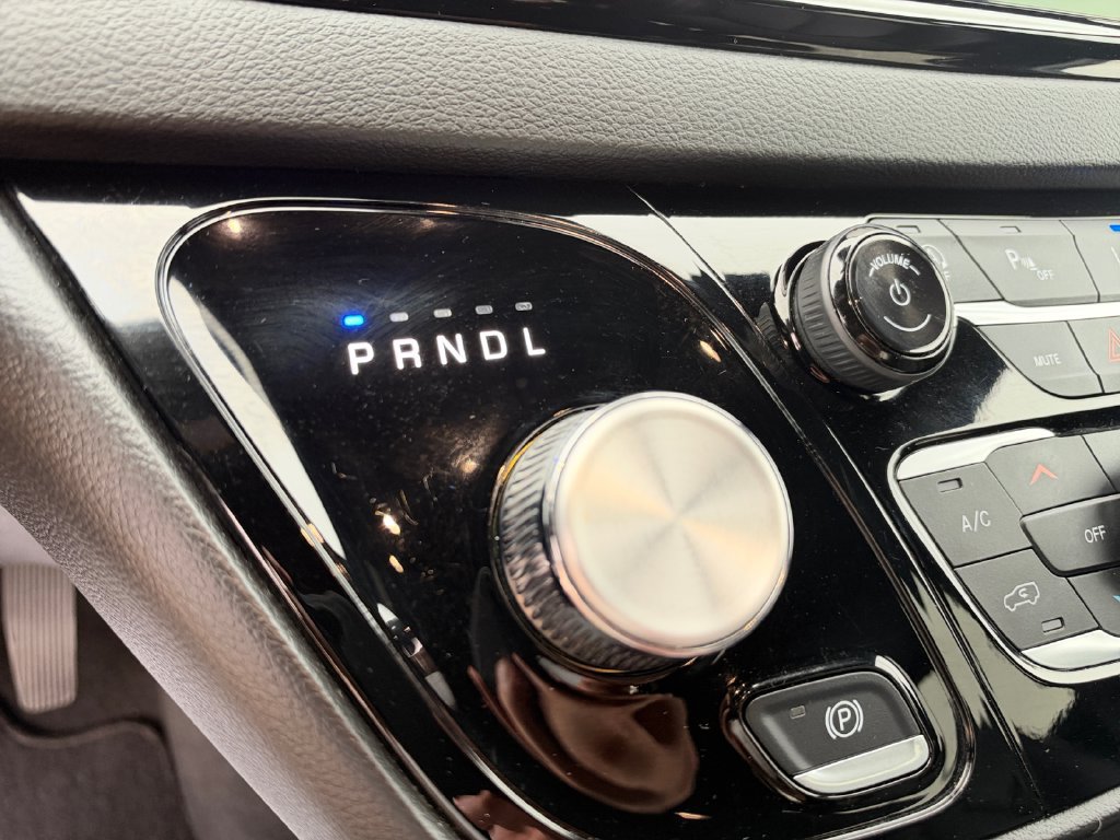 Used 2025 Chrysler Pacifica Select FWD image 21