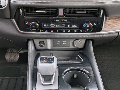 Certified 2025 Nissan Rogue Platinum w/ Platinum Premium Package image 23