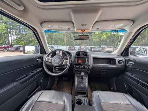 Used 2014 Jeep Patriot Latitude w/ Freedom Edition Package FWD image 32
