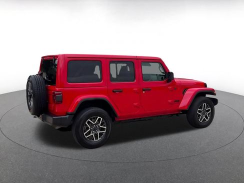 Used 2025 Jeep Wrangler Unlimited Sahara AWD/4WD image 14