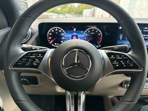 Certified 2025 Mercedes-Benz GLA 250 GLA 250 4D Sport Utility 4MATI image 27