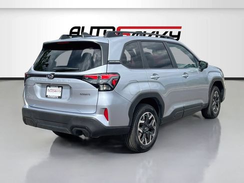 Used 2026 Subaru Forester Premium AWD/4WD image 7