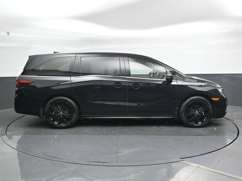 Used 2025 Honda Odyssey Elite image 3