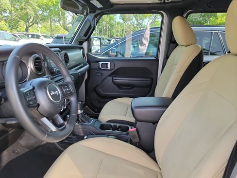 Used 2018 Jeep Wrangler Unlimited Sport S AWD/4WD image 12