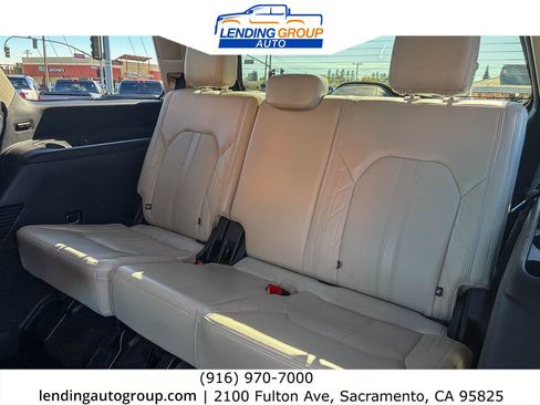 Used 2019 Ford Expedition Platinum AWD/4WD image 18