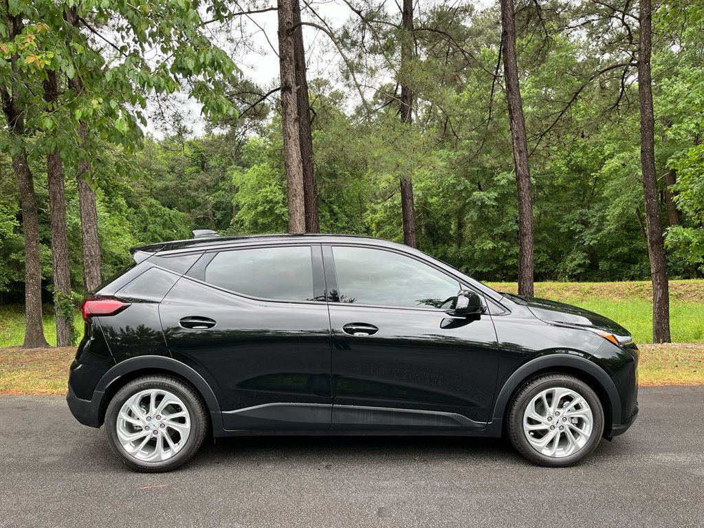 New 2027 Chevrolet Bolt LT w/ Comfort Package FWD image 11